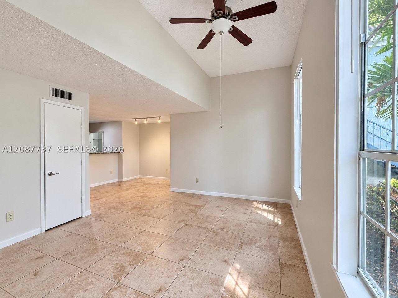 1275 Crystal Way #E - Photo 4 of 27