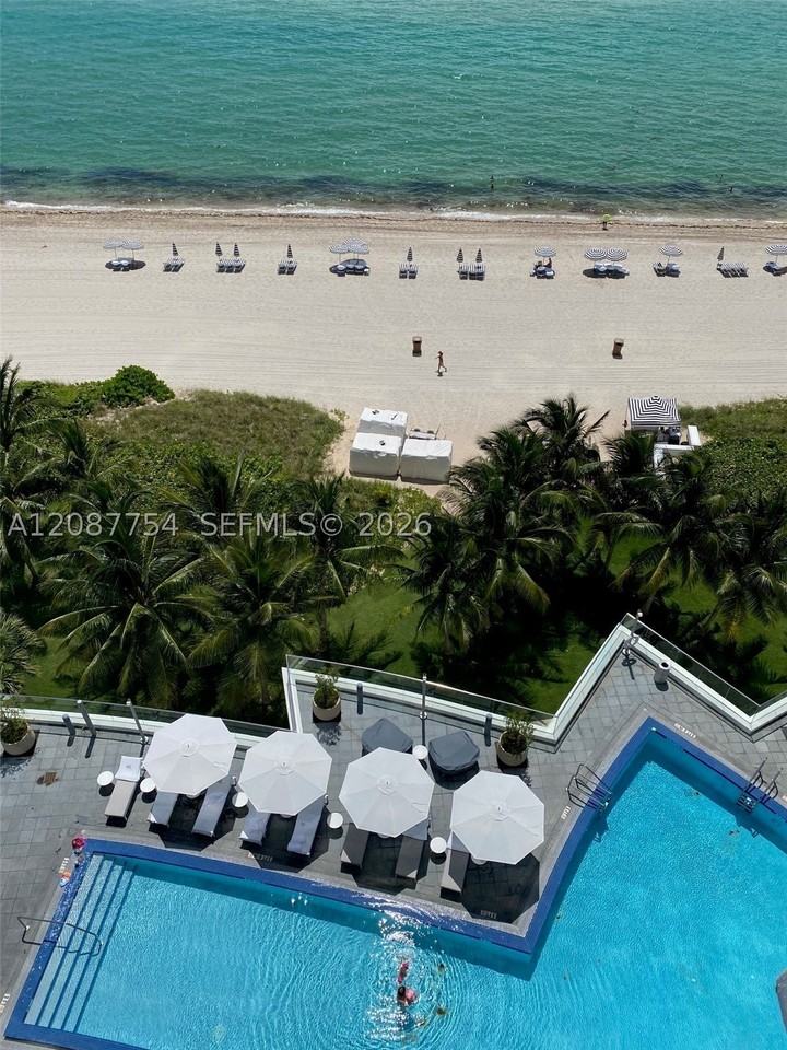 17001 Collins Ave #1102 - Photo 4 of 9