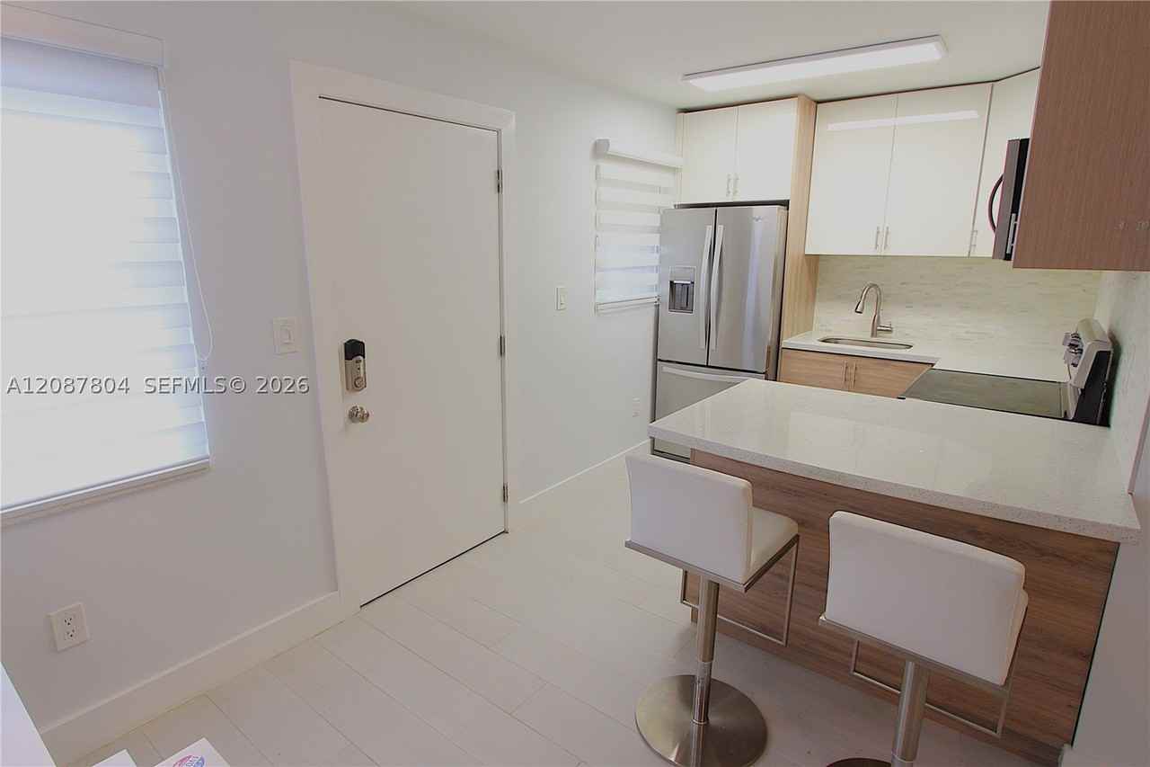 427 Santander Ave #202 - Photo 5 of 17
