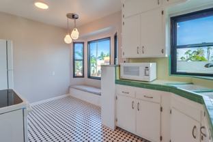 4706 Vista St - Photo 1 of 1