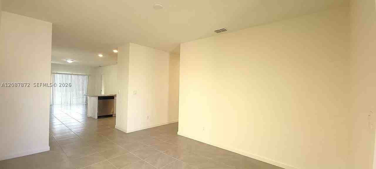12227 Sw Nettuno Way - Photo 5 of 10