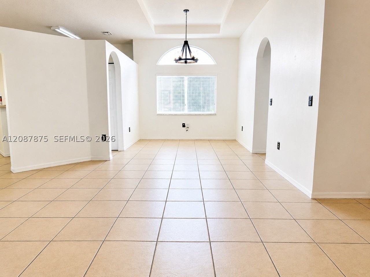 1721 Se 17th Ave - Photo 4 of 22