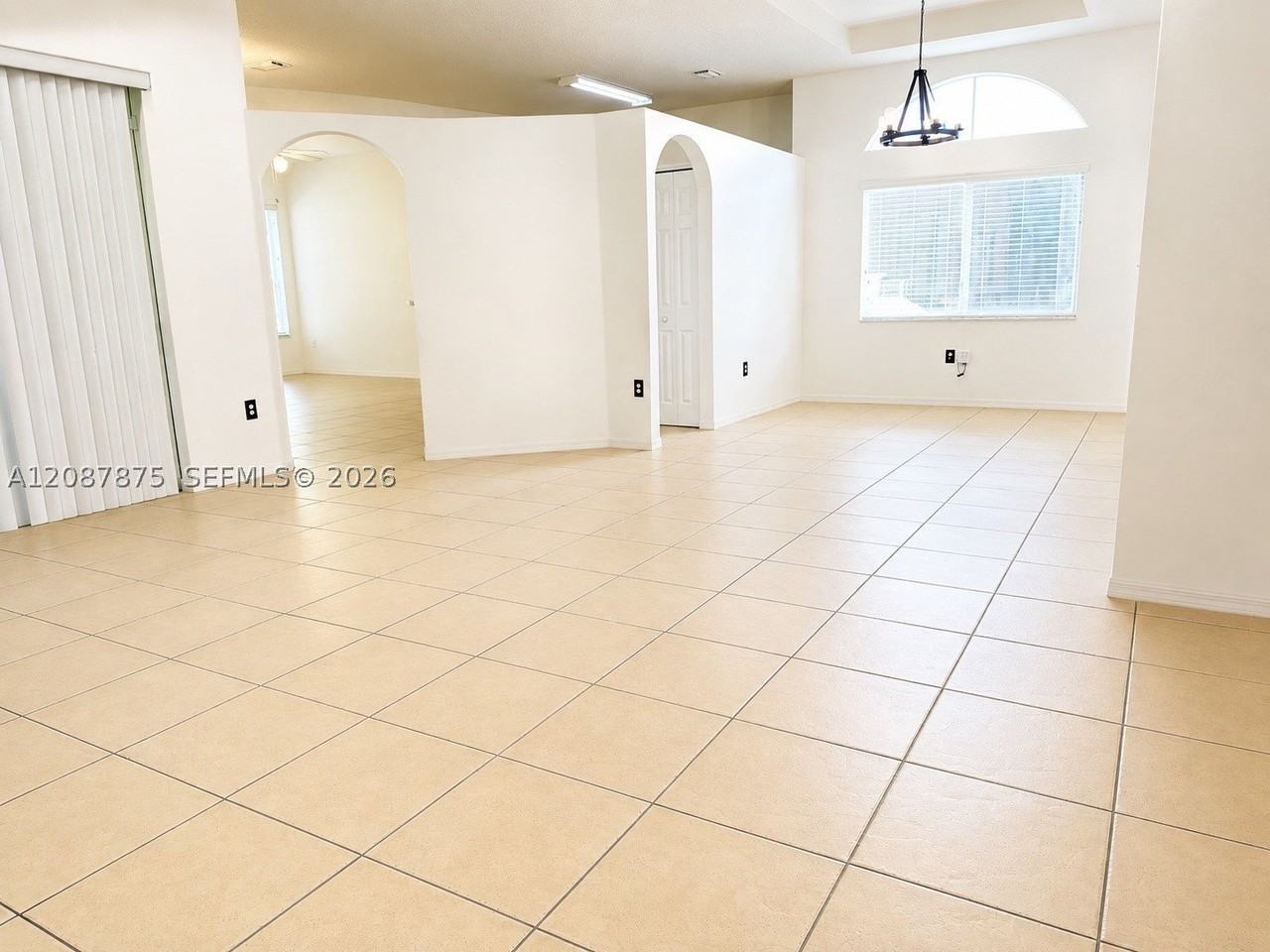 1721 Se 17th Ave - Photo 5 of 22