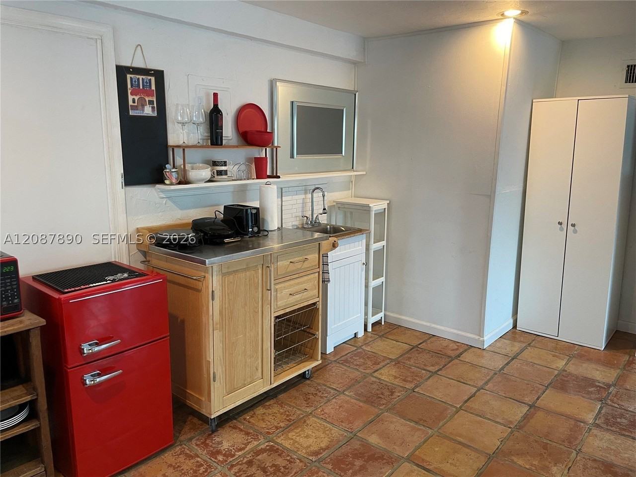 208 Ne 22nd Ave #218 - Photo 5 of 19