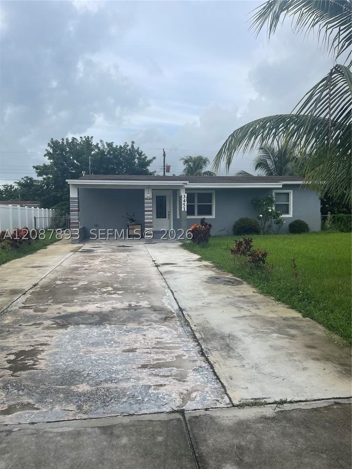 3451 Charleston Blvd - Photo 3 of 17