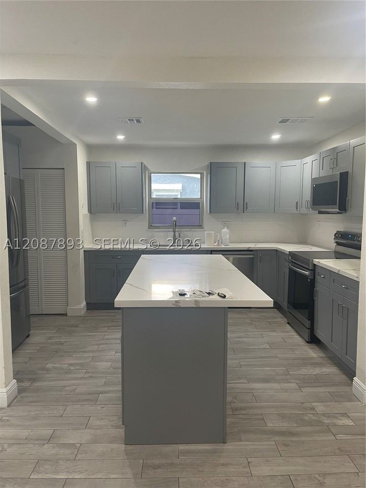 3451 Charleston Blvd - Photo 7 of 17