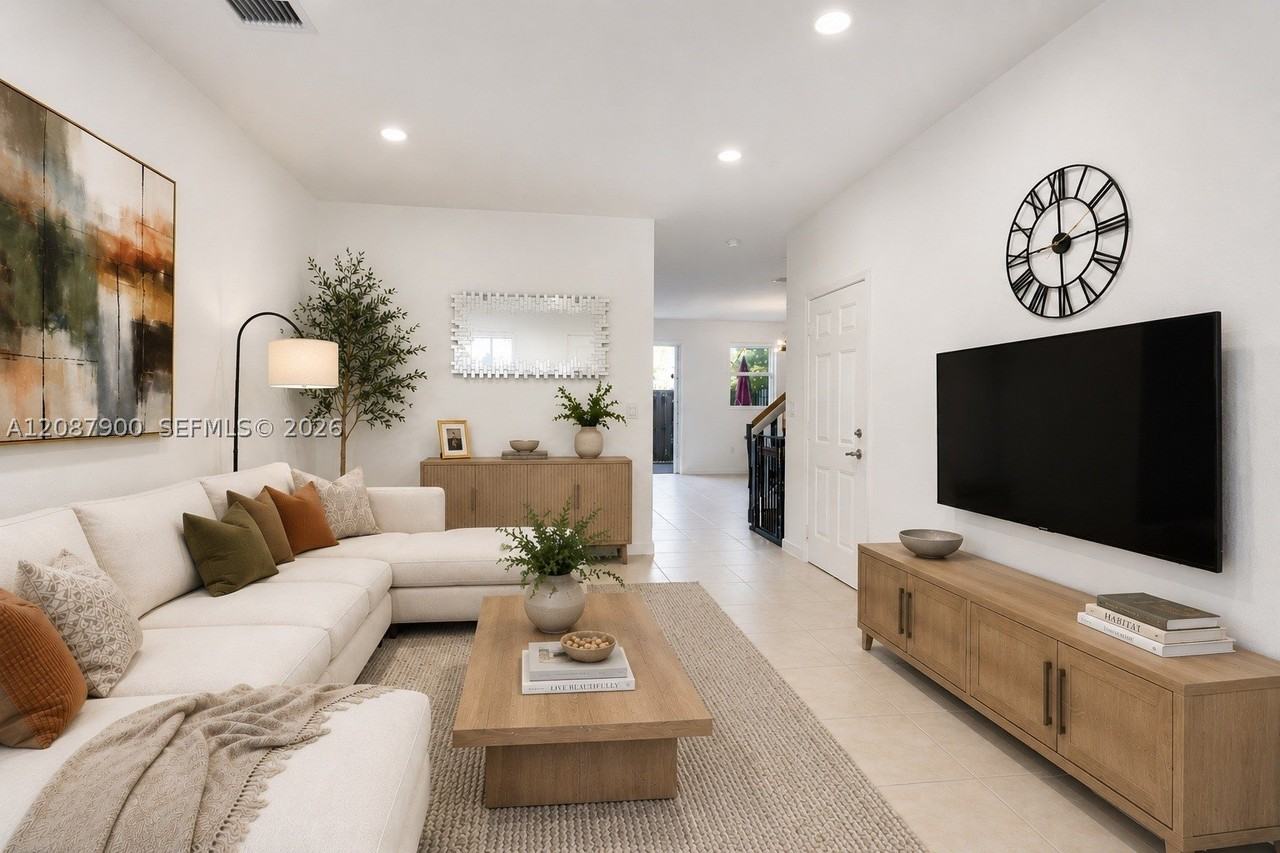 12999 Sw 132nd Ter - Photo 2 of 16