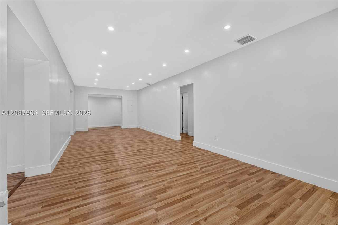 1861 Sw 22nd Ter - Photo 5 of 35