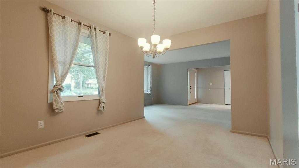 15455 Country Mill Ct - Photo 4 of 20