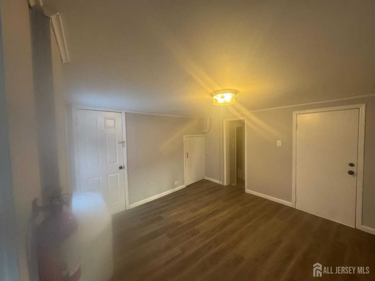 310 Somerset St - Photo 2 of 11