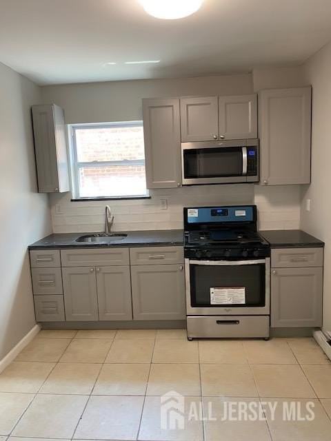 310 Somerset St - Photo 4 of 11