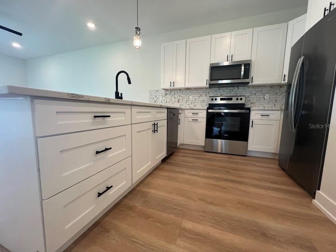 12299 Buffing Rd - Photo 7 of 23