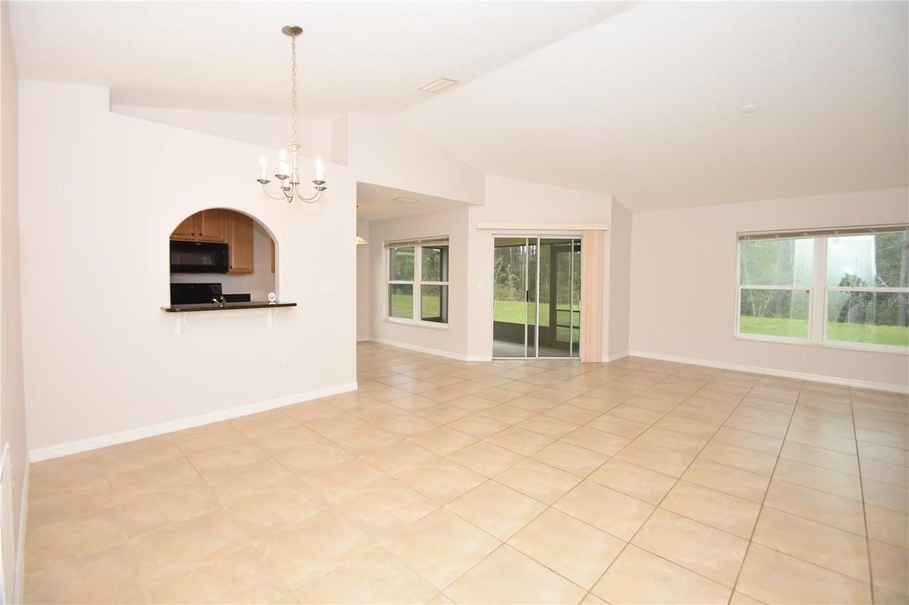 34 Renshaw Dr - Photo 4 of 28