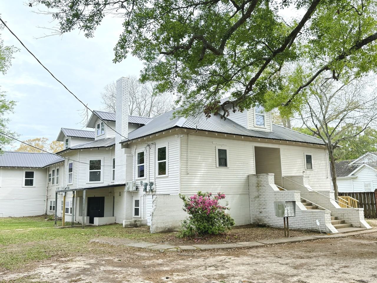 650 W Park Avenue - Photo 6 of 7