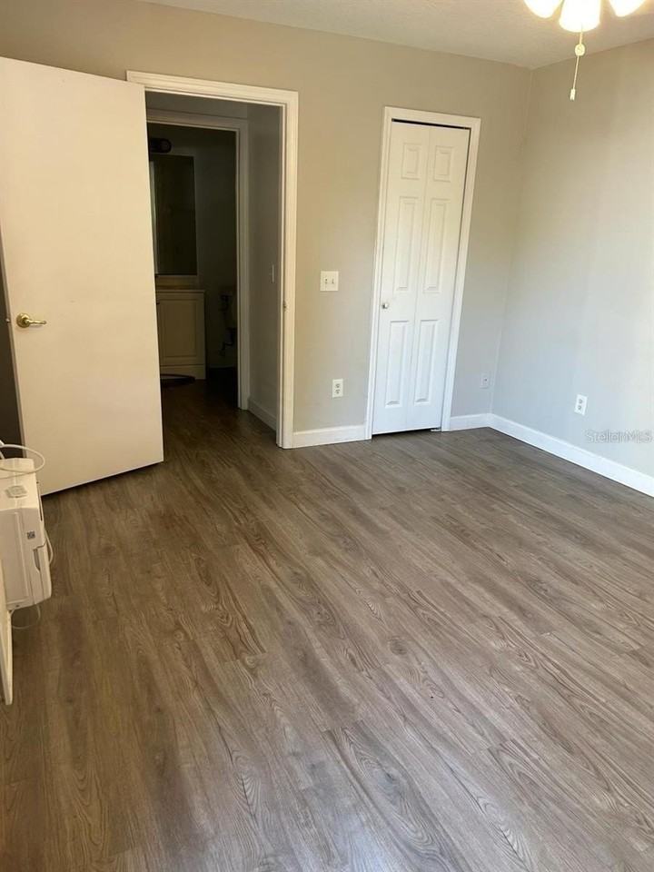 319 Orchid Dr - Photo 2 of 17