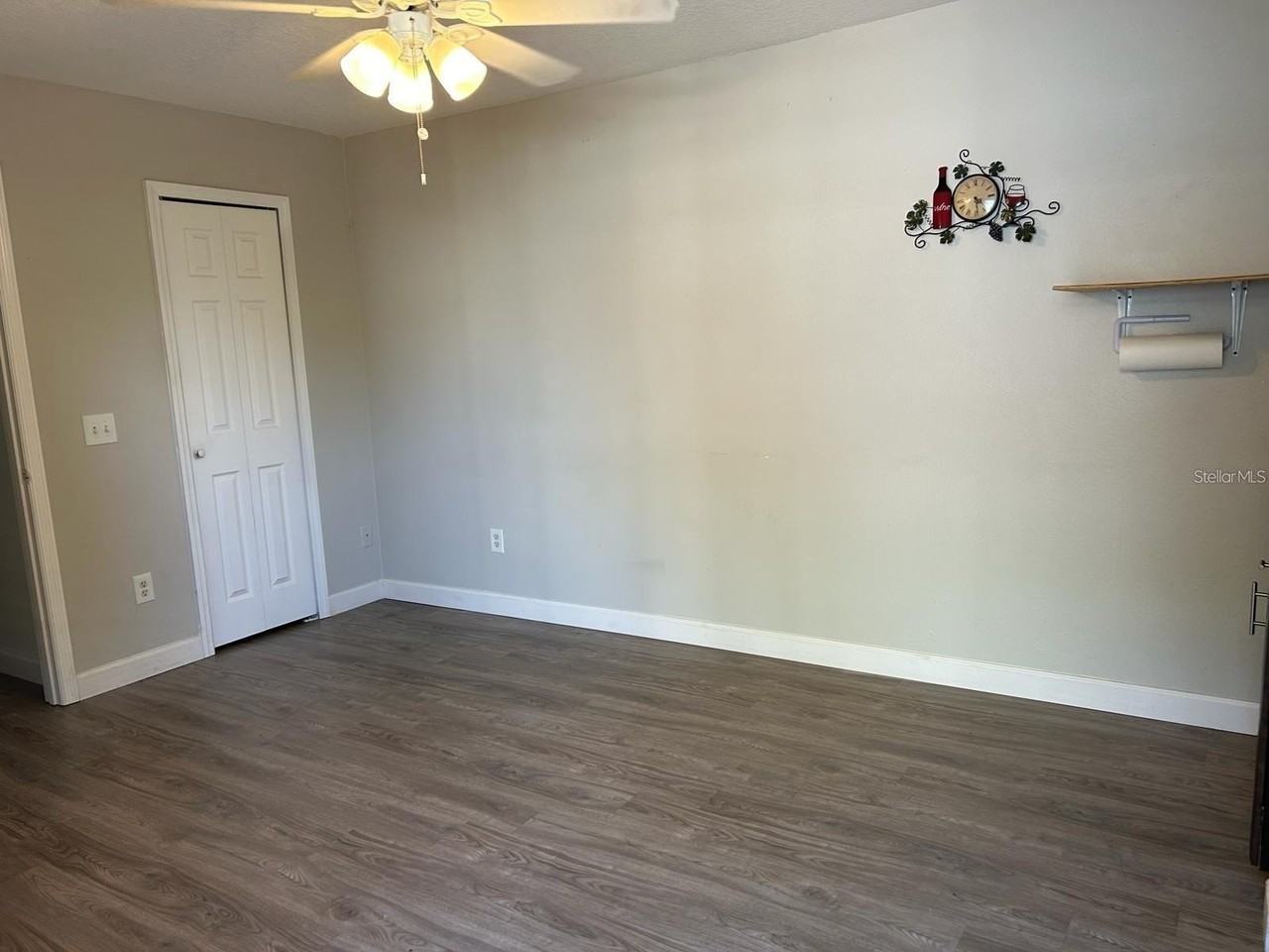 319 Orchid Dr - Photo 3 of 17