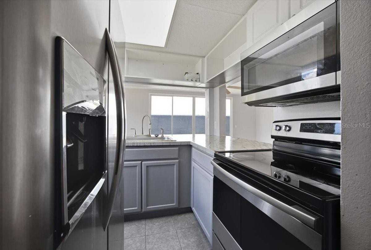 102 Mango Dr #MAIN - Photo 4 of 34