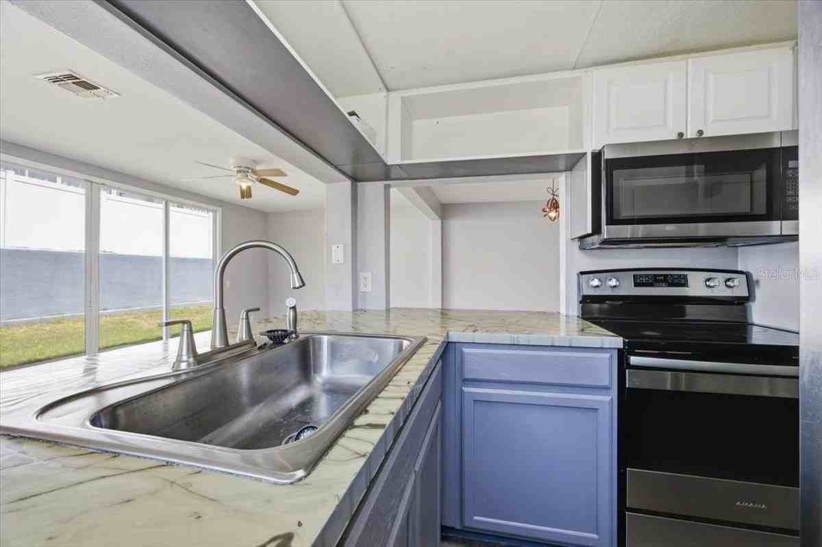102 Mango Dr #MAIN - Photo 5 of 34
