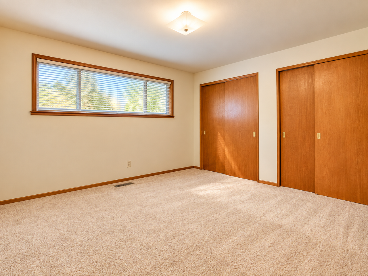10880 Dixon Drive South - Photo 5 of 8