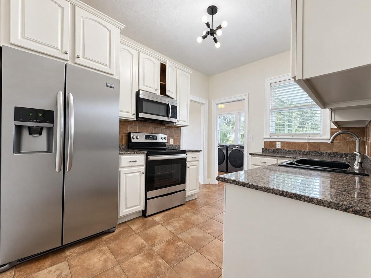 1919 W Carmen St - Photo 6 of 26