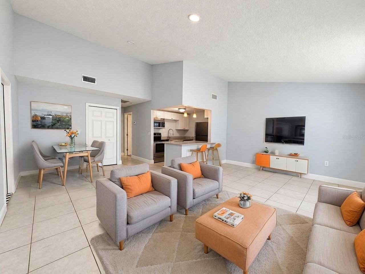 23 Country Club Dr #B - Photo 2 of 16
