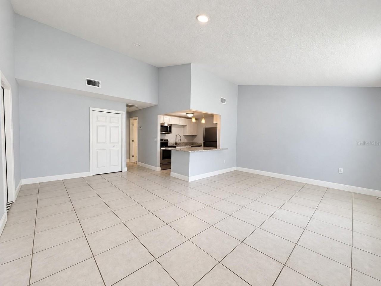 23 Country Club Dr #B - Photo 3 of 16