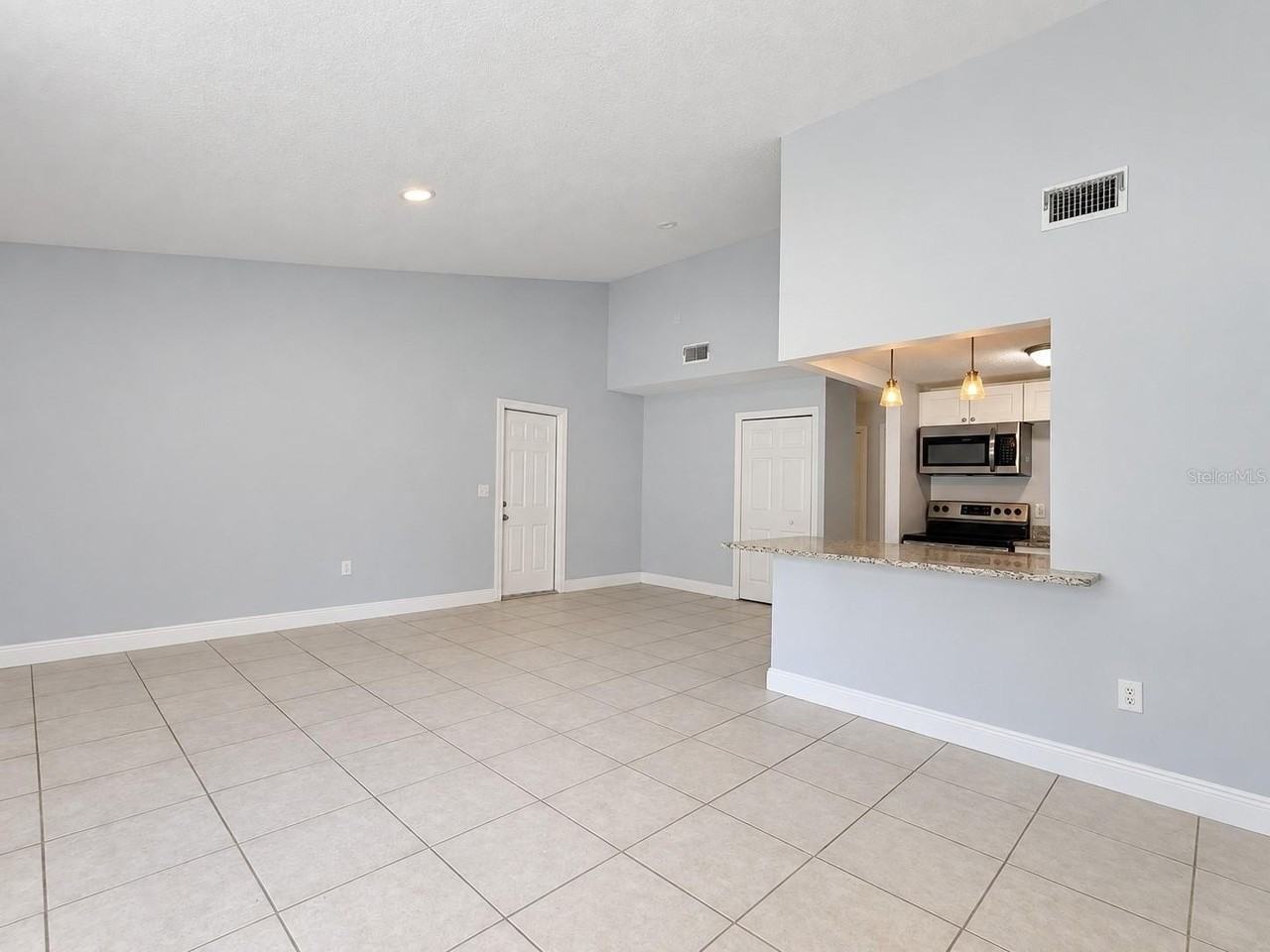23 Country Club Dr #B - Photo 5 of 16