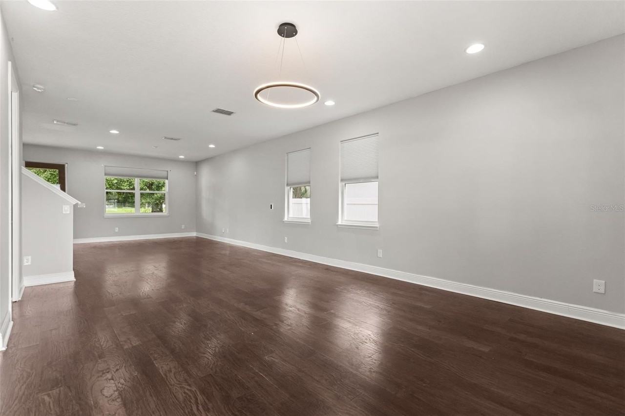 2813 Roseglen Way - Photo 6 of 40