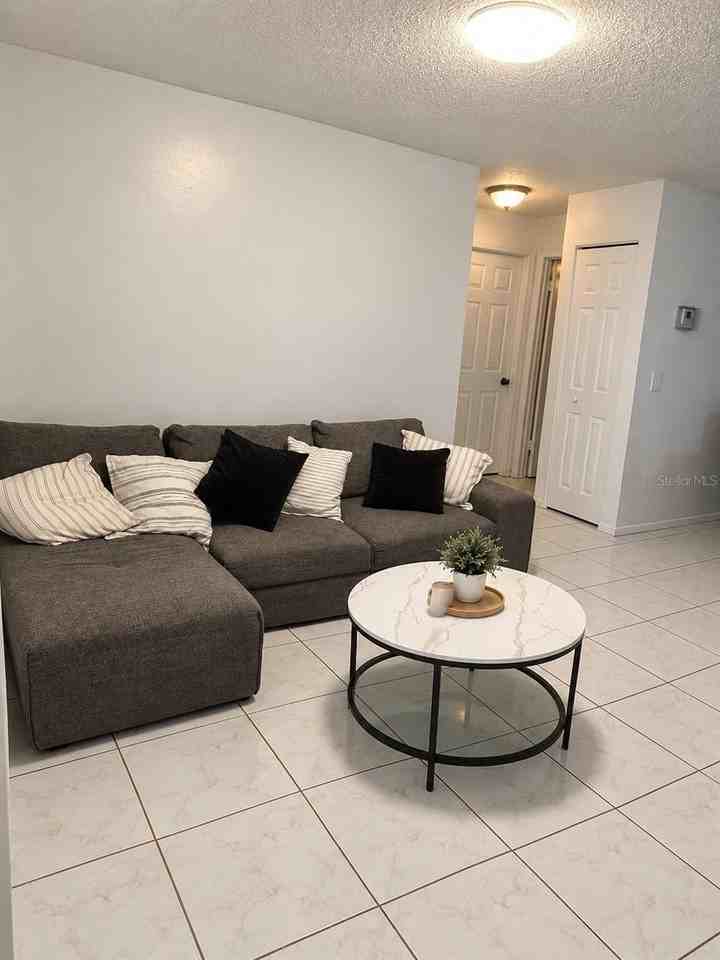 773 E Birchwood Cir - Photo 3 of 8