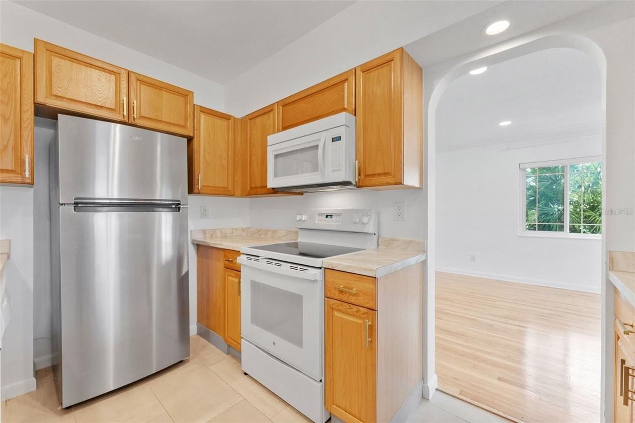 1419 Tyrone Blvd N - Photo 6 of 33