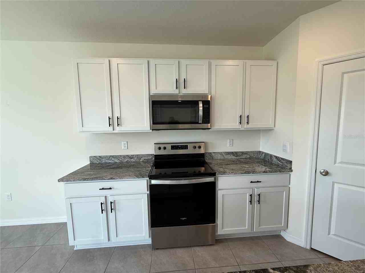 3521 Maple Grove Way - Photo 6 of 37