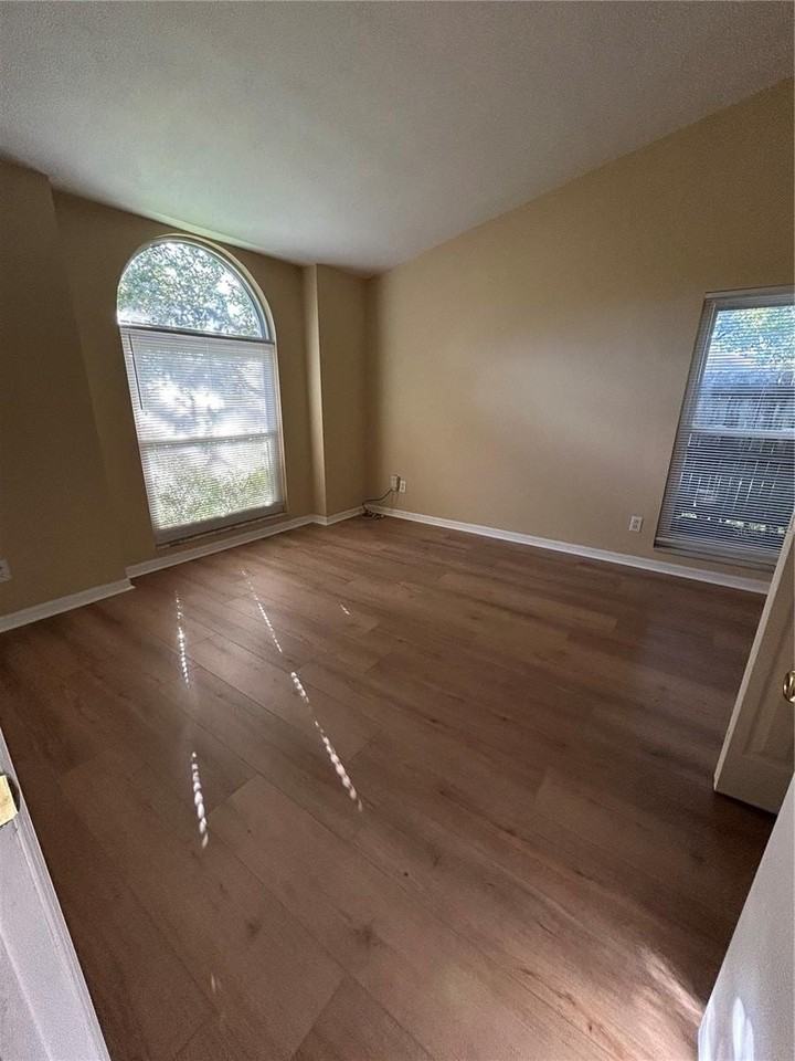 9673 Fox Hearst Rd - Photo 4 of 16