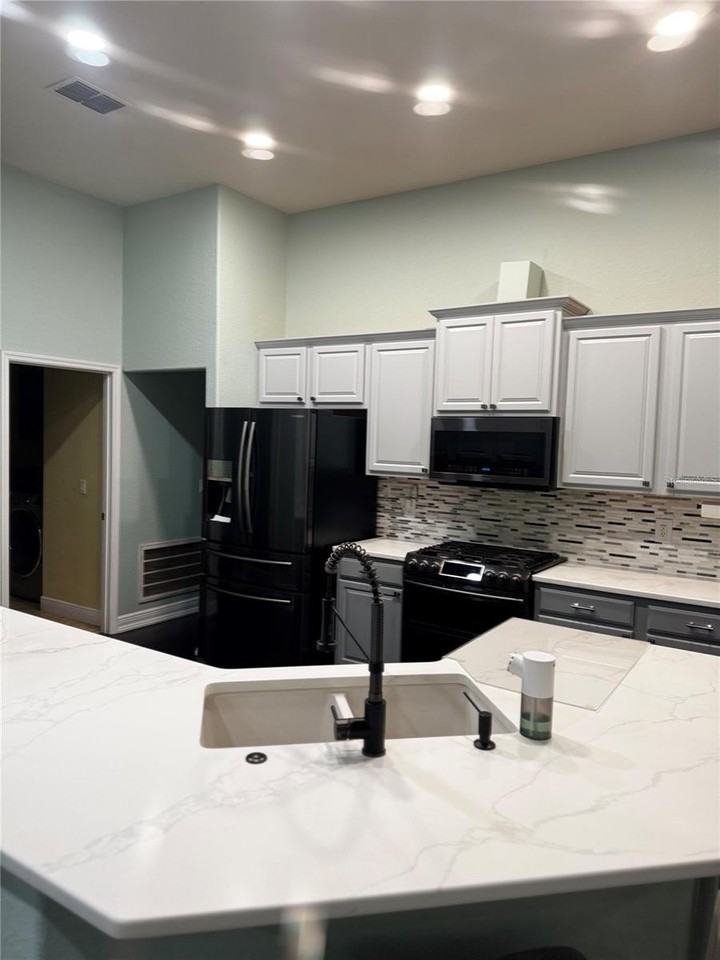 1555 Blue Sky Blvd - Photo 4 of 50