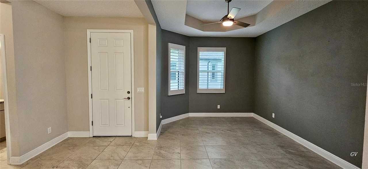 19379 Hawk Valley Dr - Photo 5 of 38
