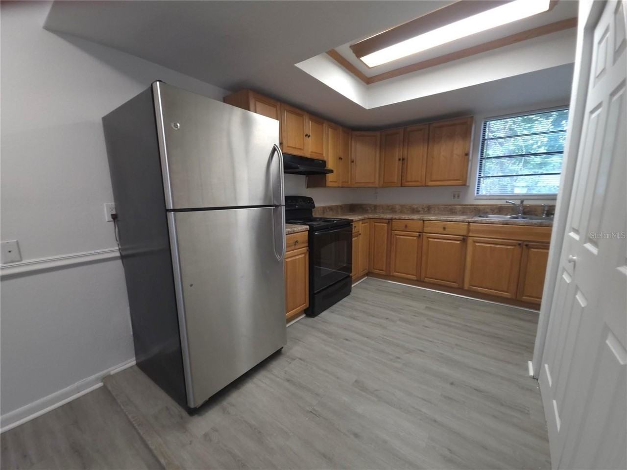 8413 Barrett Pl - Photo 4 of 26