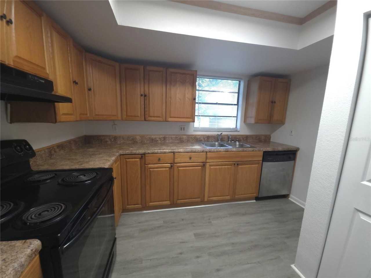 8413 Barrett Pl - Photo 5 of 26