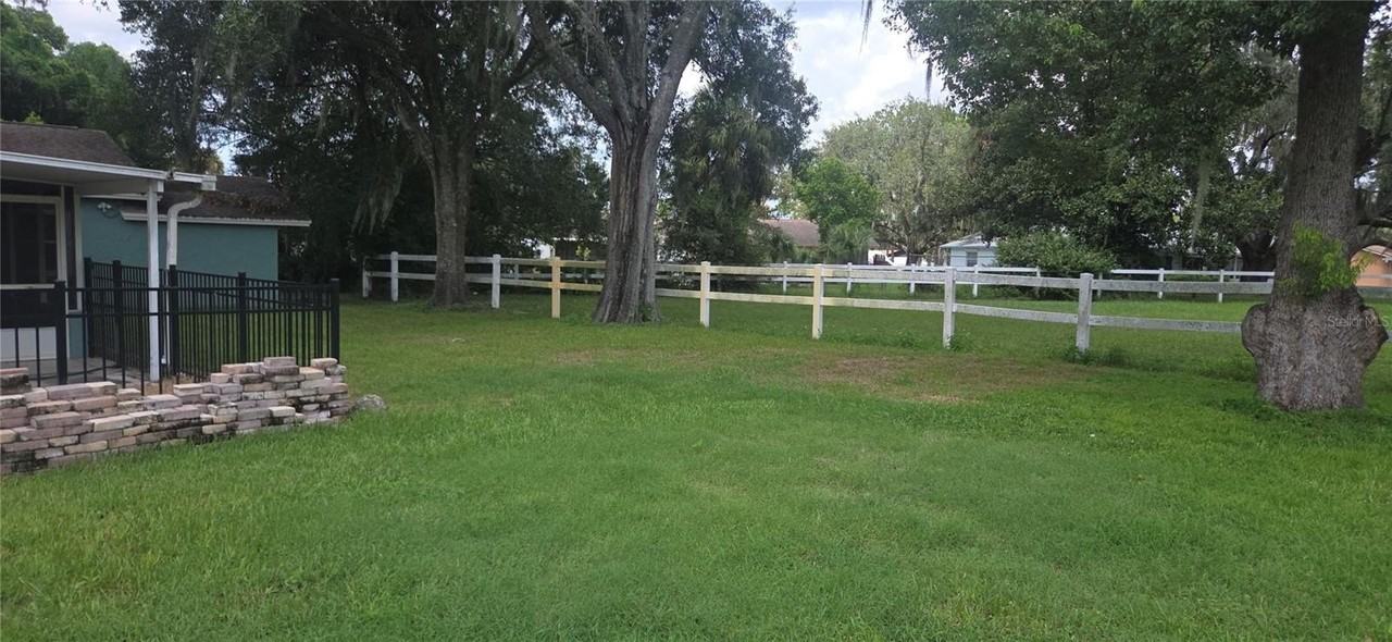 22011 Darley Pl - Photo 5 of 34