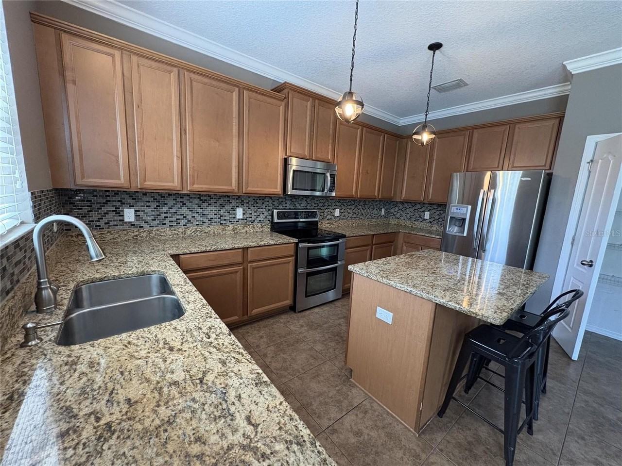 5822 Tulip Flower Dr - Photo 6 of 39