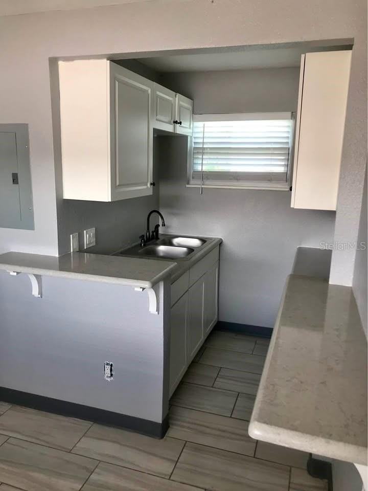 4989 S Ridgewood Ave - Photo 2 of 6