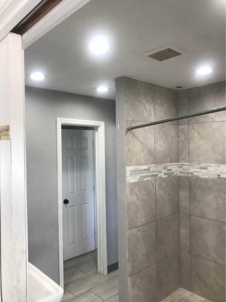 4989 S Ridgewood Ave - Photo 3 of 6