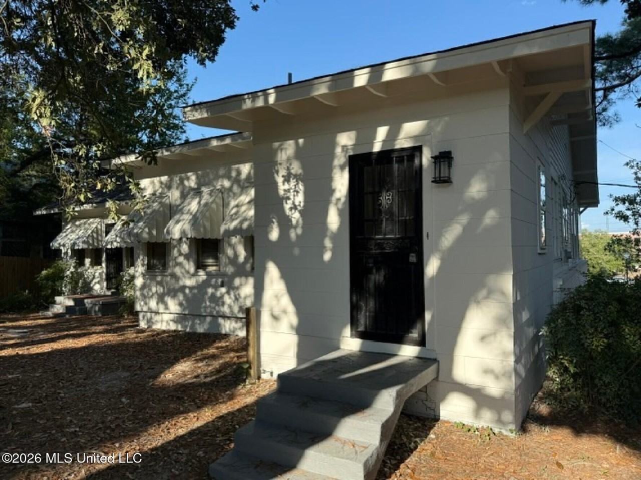 1605 Peachtree St - Photo 4 of 45
