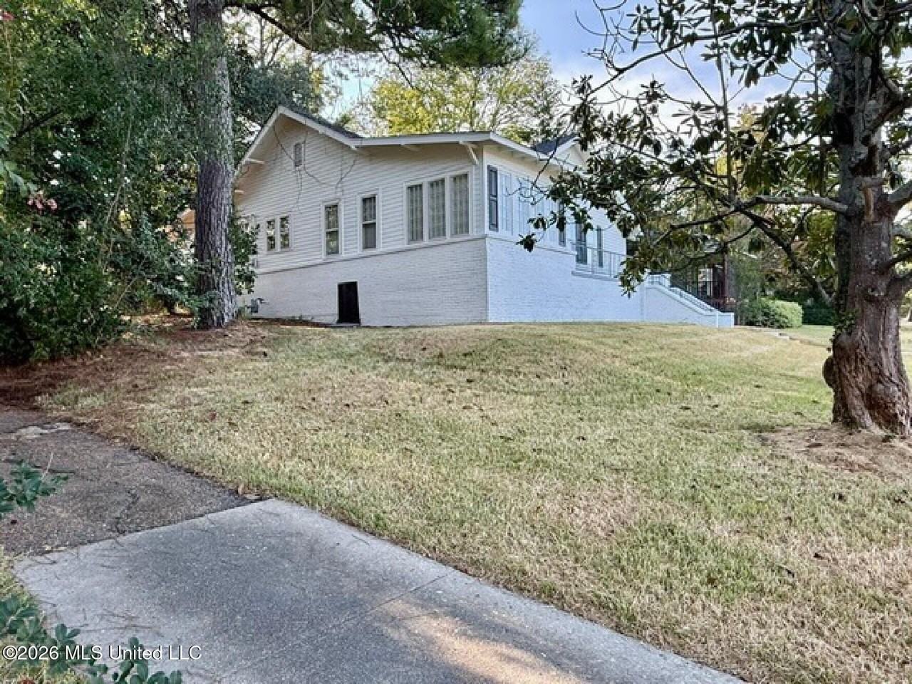 1605 Peachtree St - Photo 5 of 45