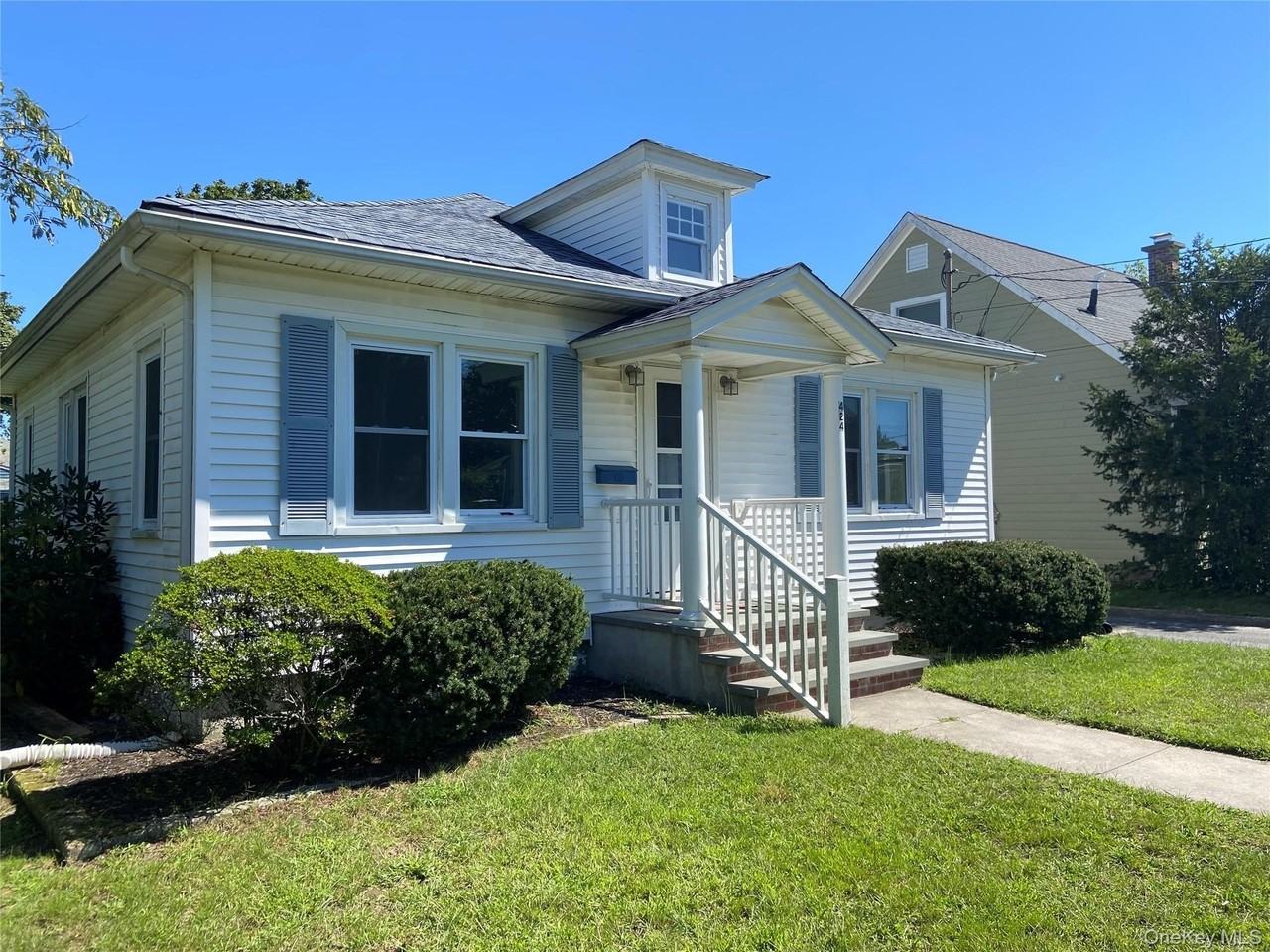 424 Sweezy Ave - Photo 2 of 12