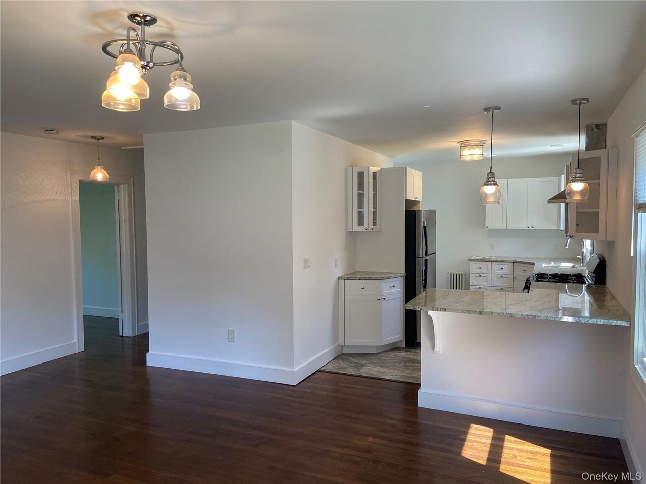 424 Sweezy Ave - Photo 7 of 12
