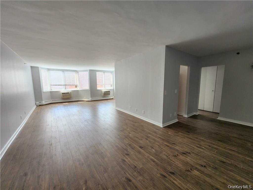 14 Nosband Ave #1A - Photo 3 of 26