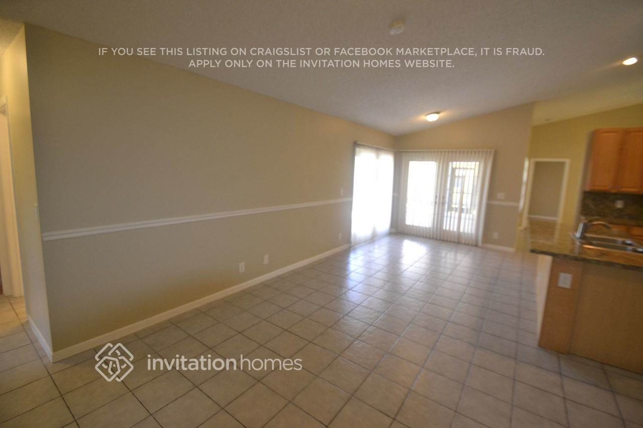 5463 Nw 58th Ter - Photo 6 of 24