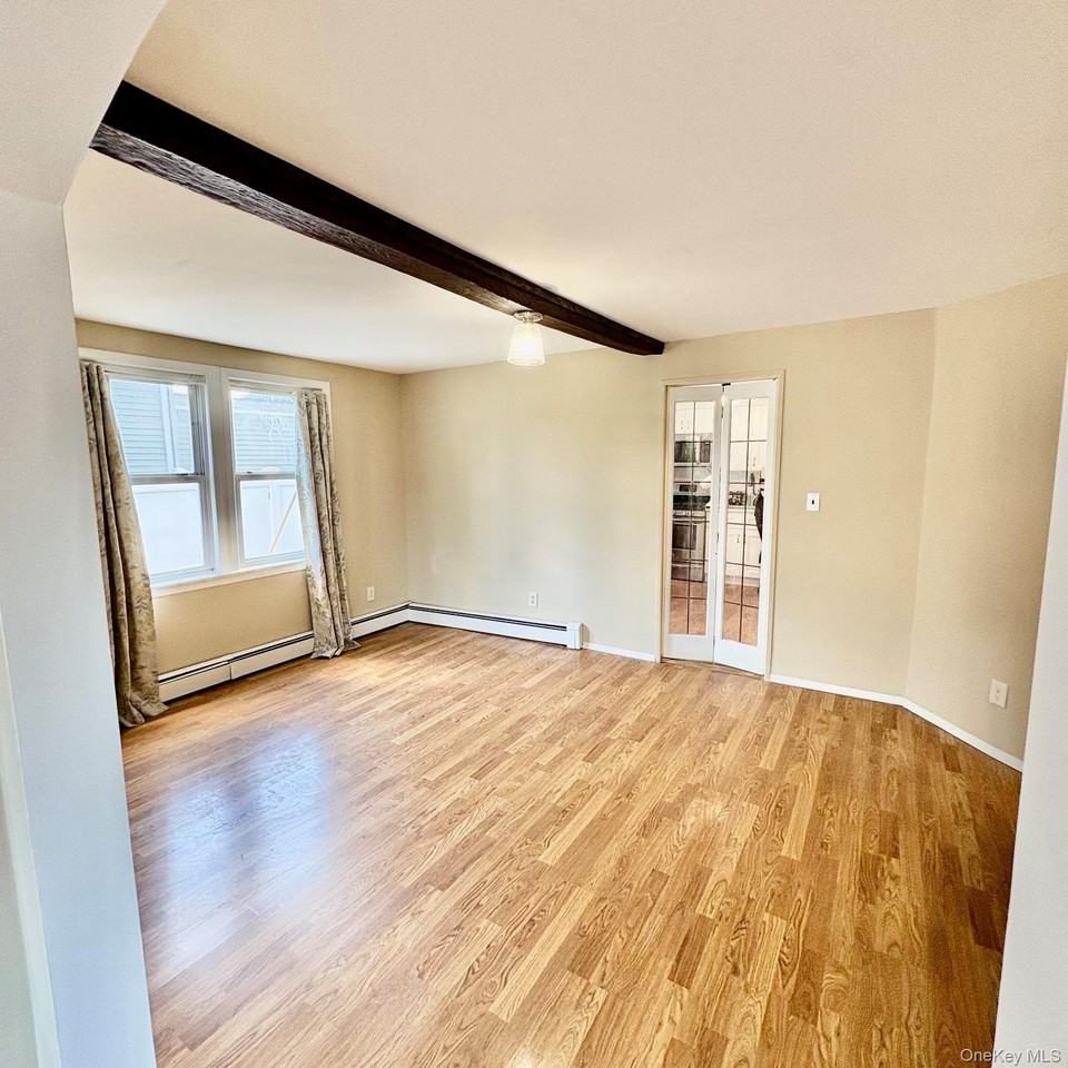 85 Spencer Ave - Photo 4 of 17