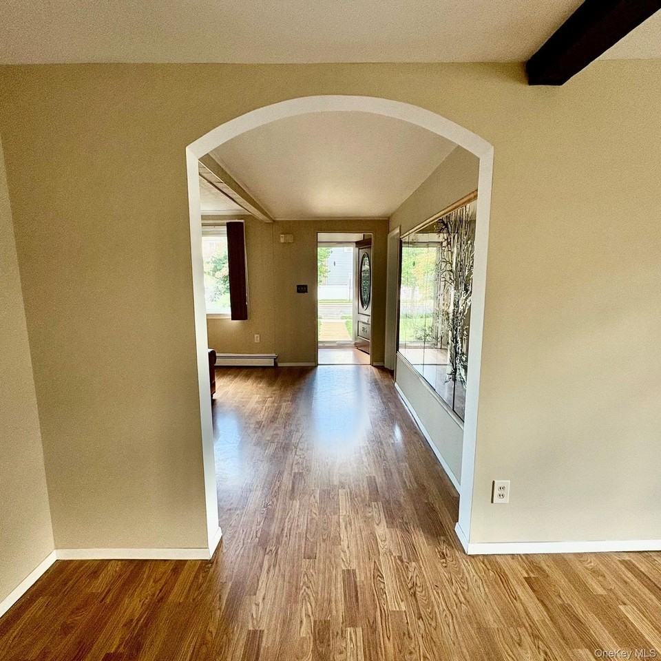 85 Spencer Ave - Photo 5 of 17