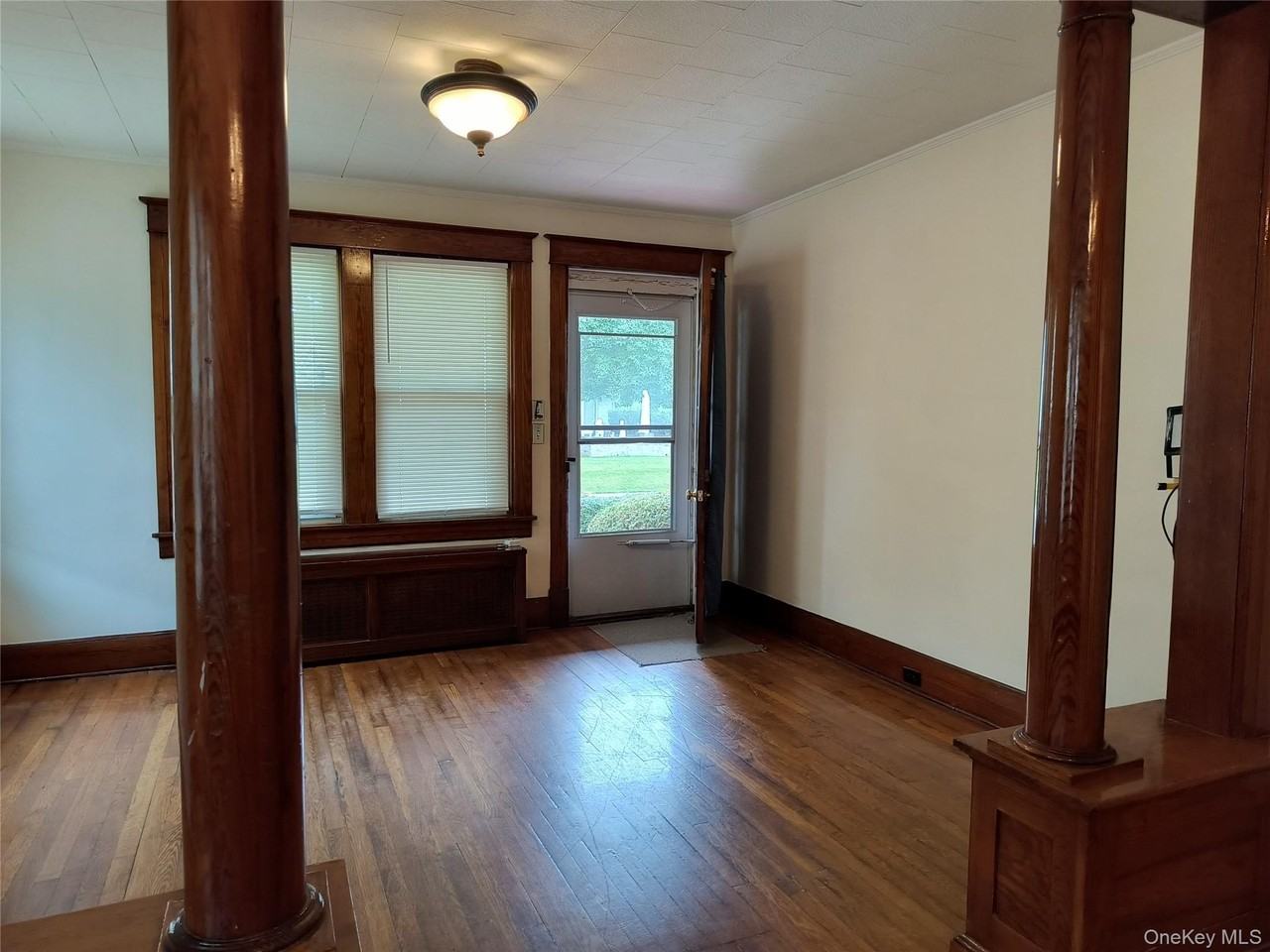 37 Cross St - Photo 2 of 16