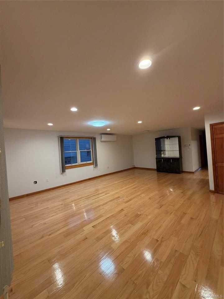 13324 133rd St #1 - Photo 3 of 11